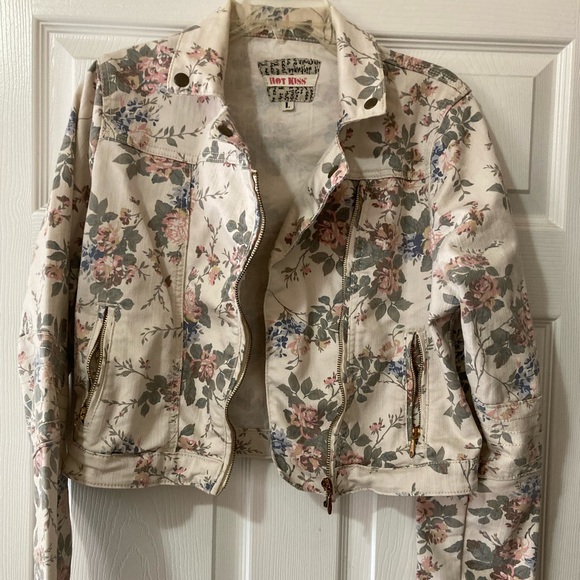 🔶Bundle 3 for 25🔶 Floral jacket - Picture 1 of 5